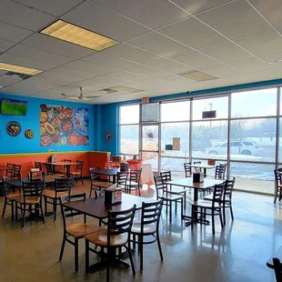 Dining room to the right