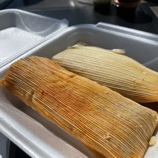 Red and green chicken tamales
