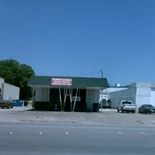 the outside of a restaurant