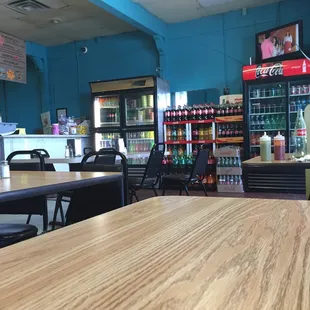 Order at counter, drinks up front