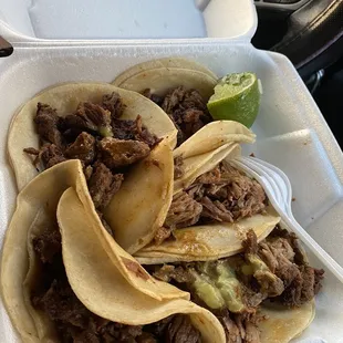 Tacos de carne asada