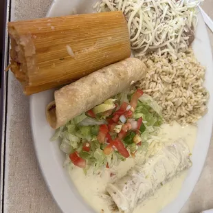 El Gordo: choice of 3 items. Comes with homemade tortillas.