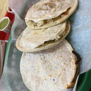 Gorditas nopales en chile rojo, Desebrada y Rajas con queso!