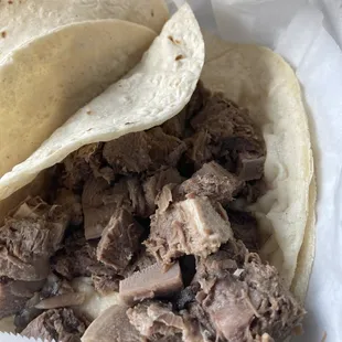 I don't know what happen. Lingua tacos were just meat n tortilla - meat was tasty- imma go back but be more specific