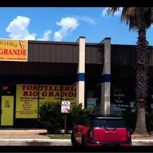 Come for the freshly made tortillas... Stay for what they put inside those freshly made tortillas.
