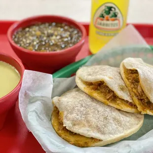Gorditas de chicharrón prensado!