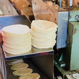 Tortillas de maíz, siempre calientitas..como en México!