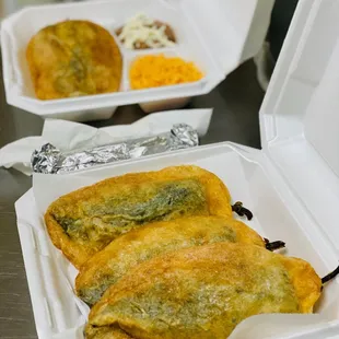Ricos chiles rellenos para llevar!
