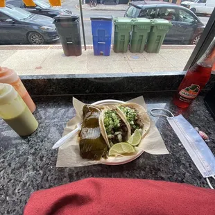 Tamal de puerco &amp; tacos de carne asada