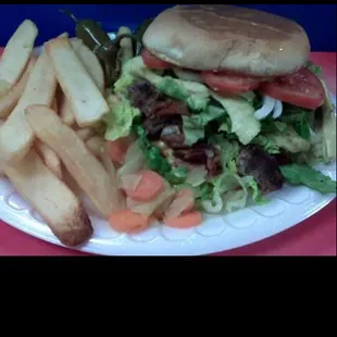 Ricas trompo Burger. Y hamburguesas mexicanas deliciosas