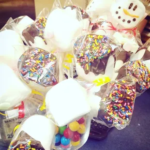 They're selling these cute little marshmallows next to the register. One of many desserts you can get at this tortas shop.