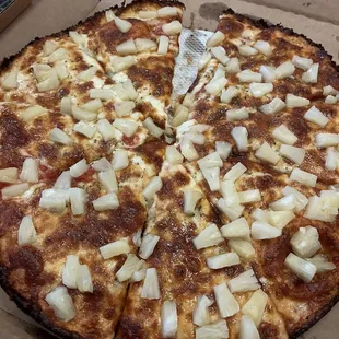 Pineapple caramelized pan pizza. Incredible.