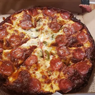 12 inch pan, pepperoni and jalapeno with caramelized crust