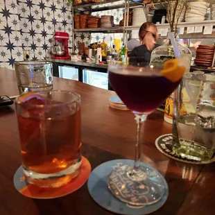 Negroni and El paraguas