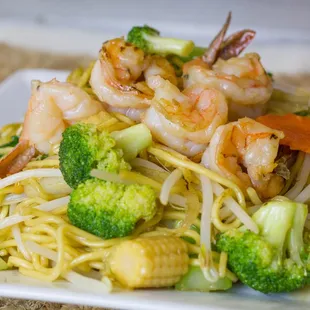 shrimp, broccoli, and noodles