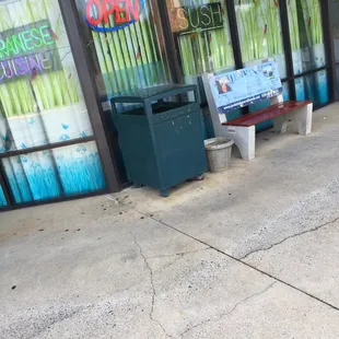 the outside of a restaurant