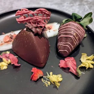 BACIO DI FRAGOLA - Strawberry mousse with liquid chocolate center and semisweet chocolate shell and chocolate covered strawberry