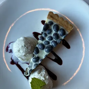 White chocolate blue berry tart