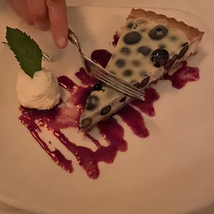 Blueberry white chocolate tart