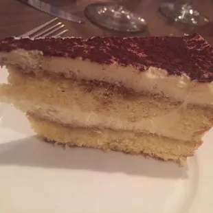 Tiramisu (Cake-Style)