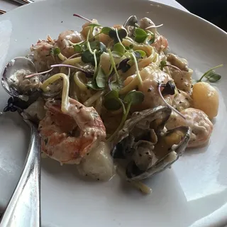 Seafood Linguine