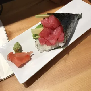 Maguro Hand Roll
