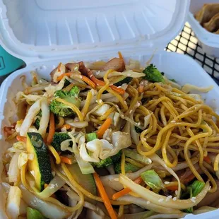 Chicken yakisoba