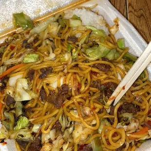 37. Beef Yakisoba