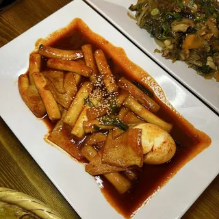 Tteokbokki ()