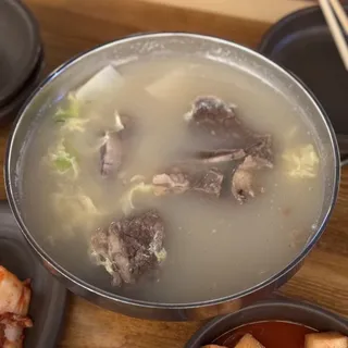 Galbi Tang ()