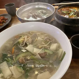 Gamja Tang ()