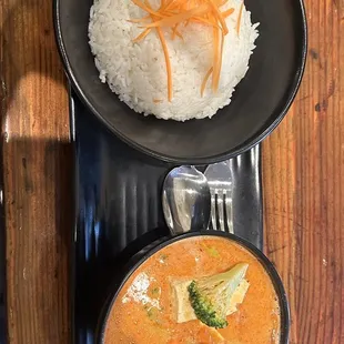 Panang Curry with tofu and white rice
