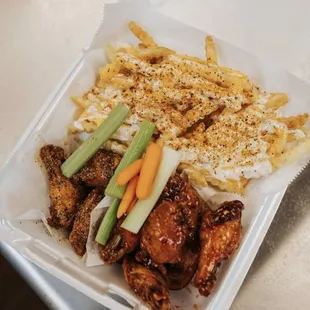 a picture of a takeout box