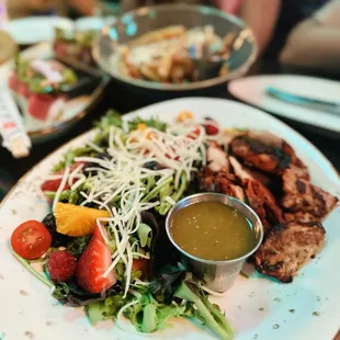 Berries salad with grill chicken
