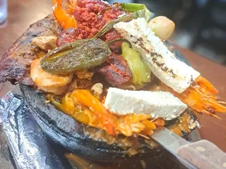 Armando's Restaurant + Bar