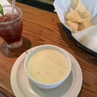 Queso and Chips