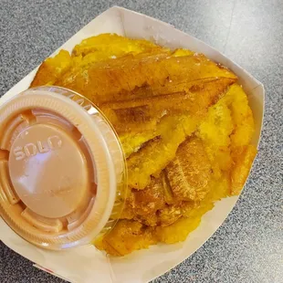 Tostones with sauce