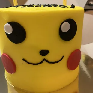 a pikachut cake