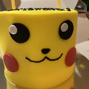 a pikachut cake
