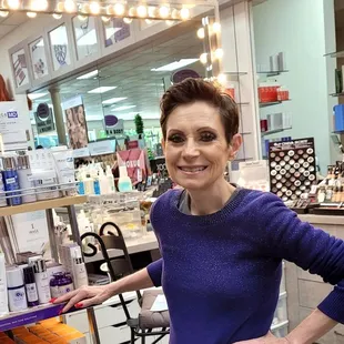 Need makeup advice? See Lisa!