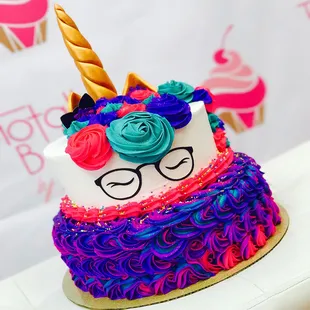 Cute &amp; Nerdy Unicorn Cake