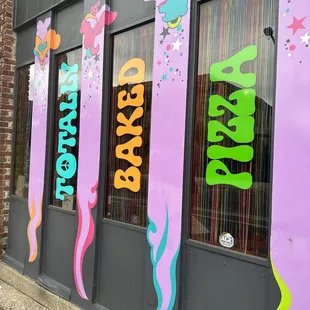 the outside of a restaurant