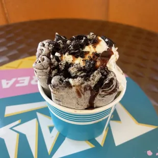 Cookies &amp; Cream rolled ice cream