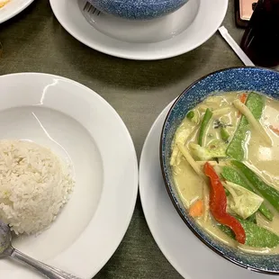 Green curry and rice