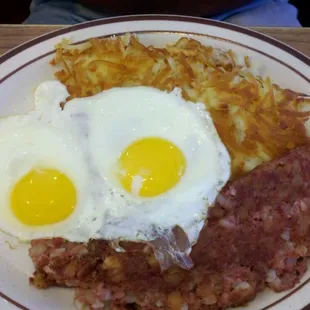 Corned beef hash with 2 eggs and hash brown #12