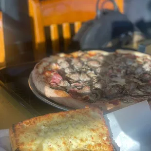 food, pizza