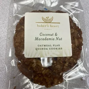 Coconut &amp; Macadamia Nut cookies! 3 cookies in a pack
