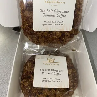 2 pack of 3 cookies in a nice box!