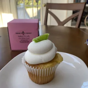 Key lime pie cupcake