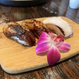 Unagi and tako nigiri